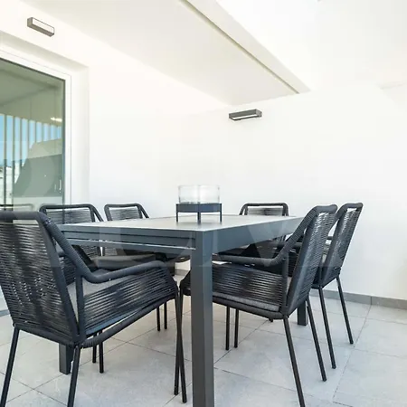With Parking, Gym & Terrace By Rems Malaga