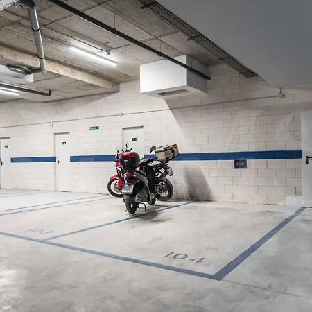 With Parking, Gym & Terrace By Rems Apartment