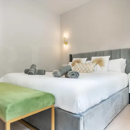With Parking, Gym & Terrace By Rems * Malaga