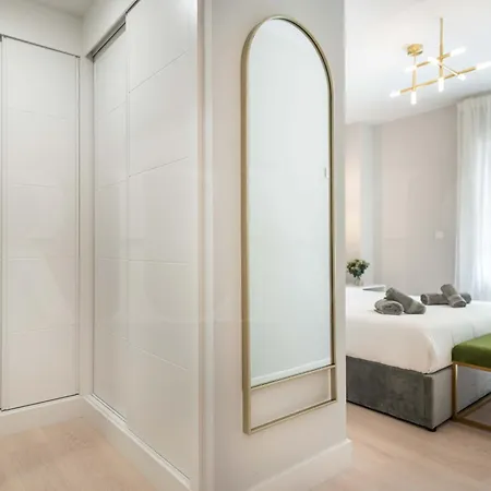 Apartment With Parking, Gym & Terrace By Rems