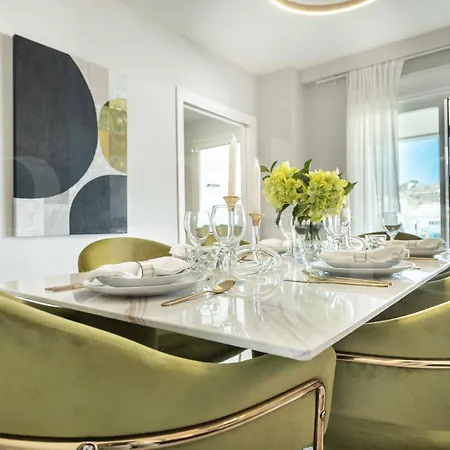 Apartment With Parking, Gym & Terrace By Rems